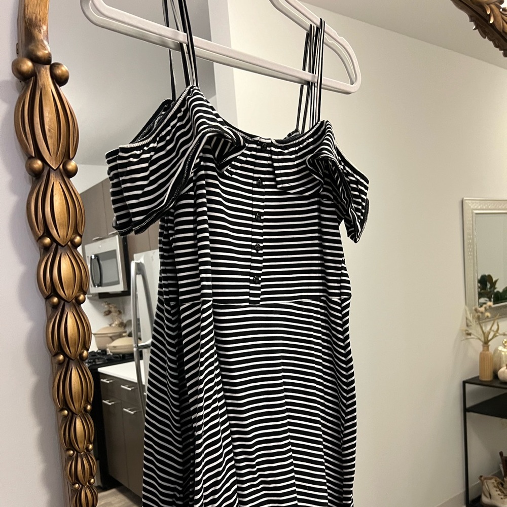 Black and white off shoulder strappy dress